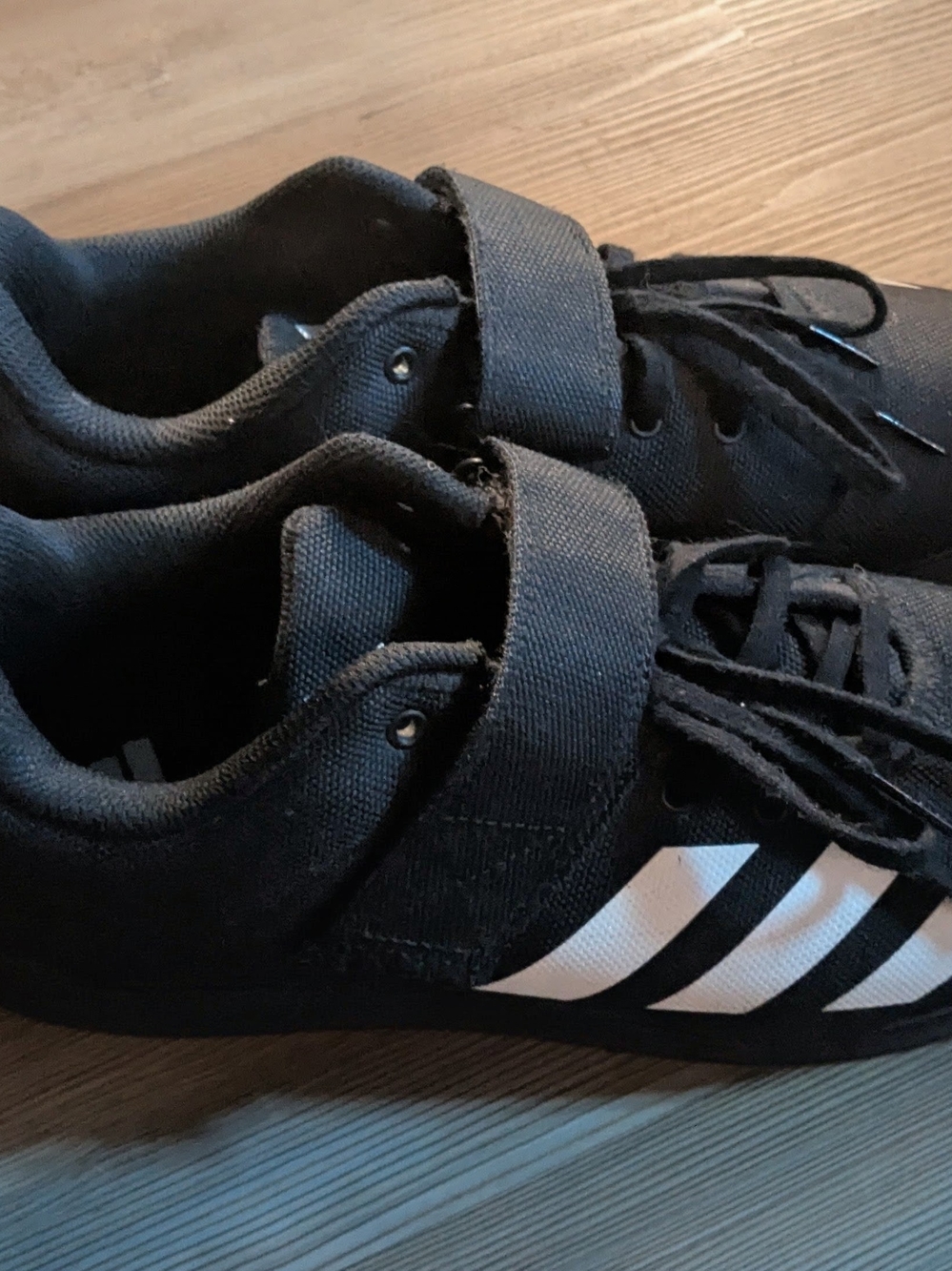 adidas Powerlift 4 Men’s 9.5 Low Top Black/White Weightlifting Shoes